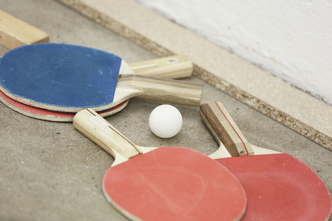 Raquettes Ou Raquettes De Ping-pong Et équipement De Tennis De Table à  Balles